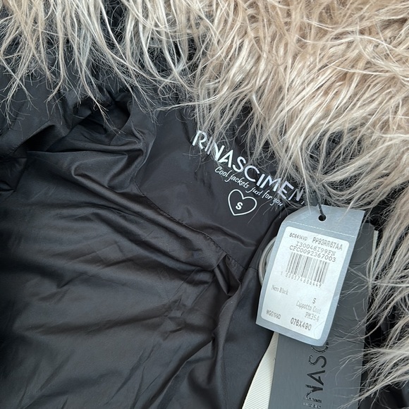 Winter jacket with faux fur - Picture 2 of 3